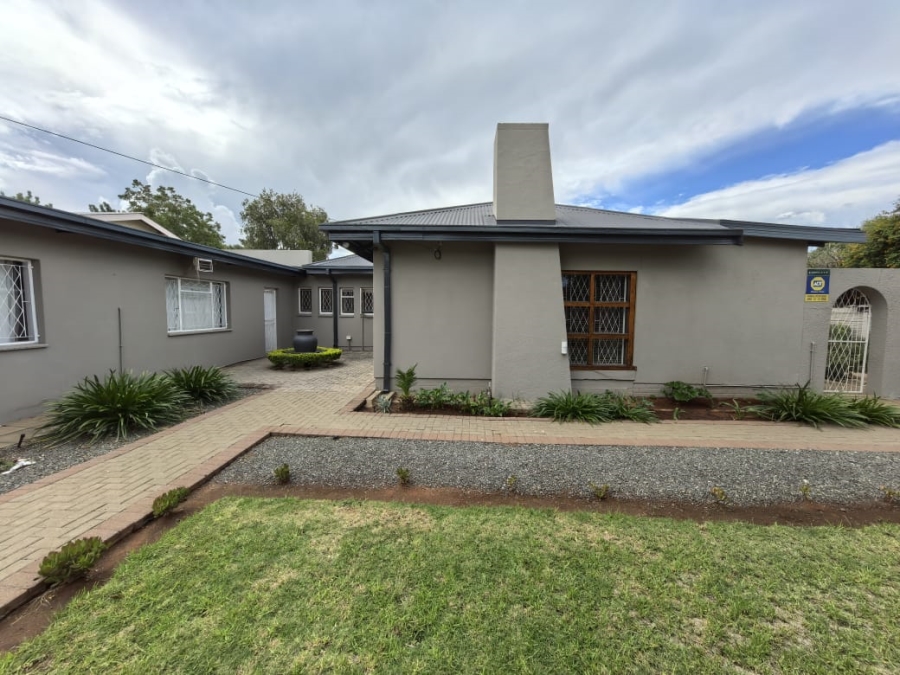 5 Bedroom Property for Sale in Labram Northern Cape
